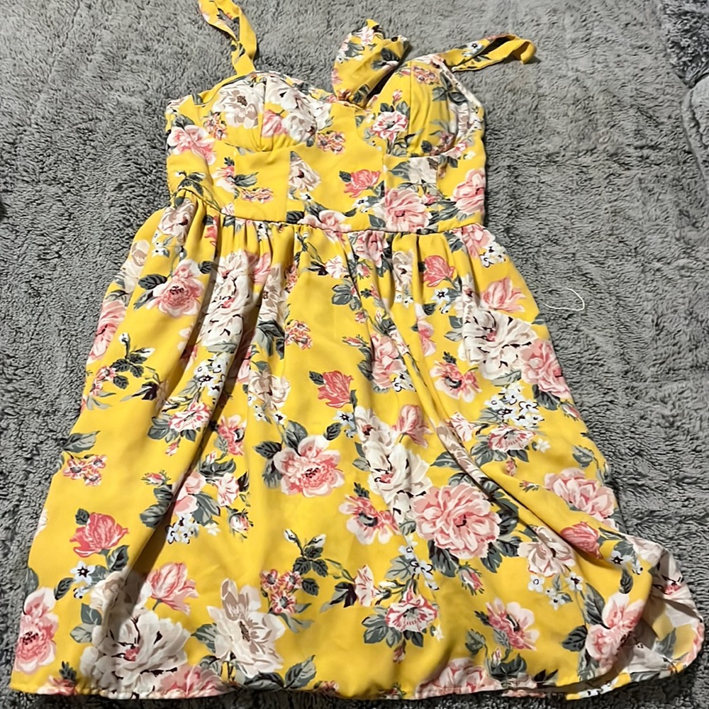 Yellow dress size medium